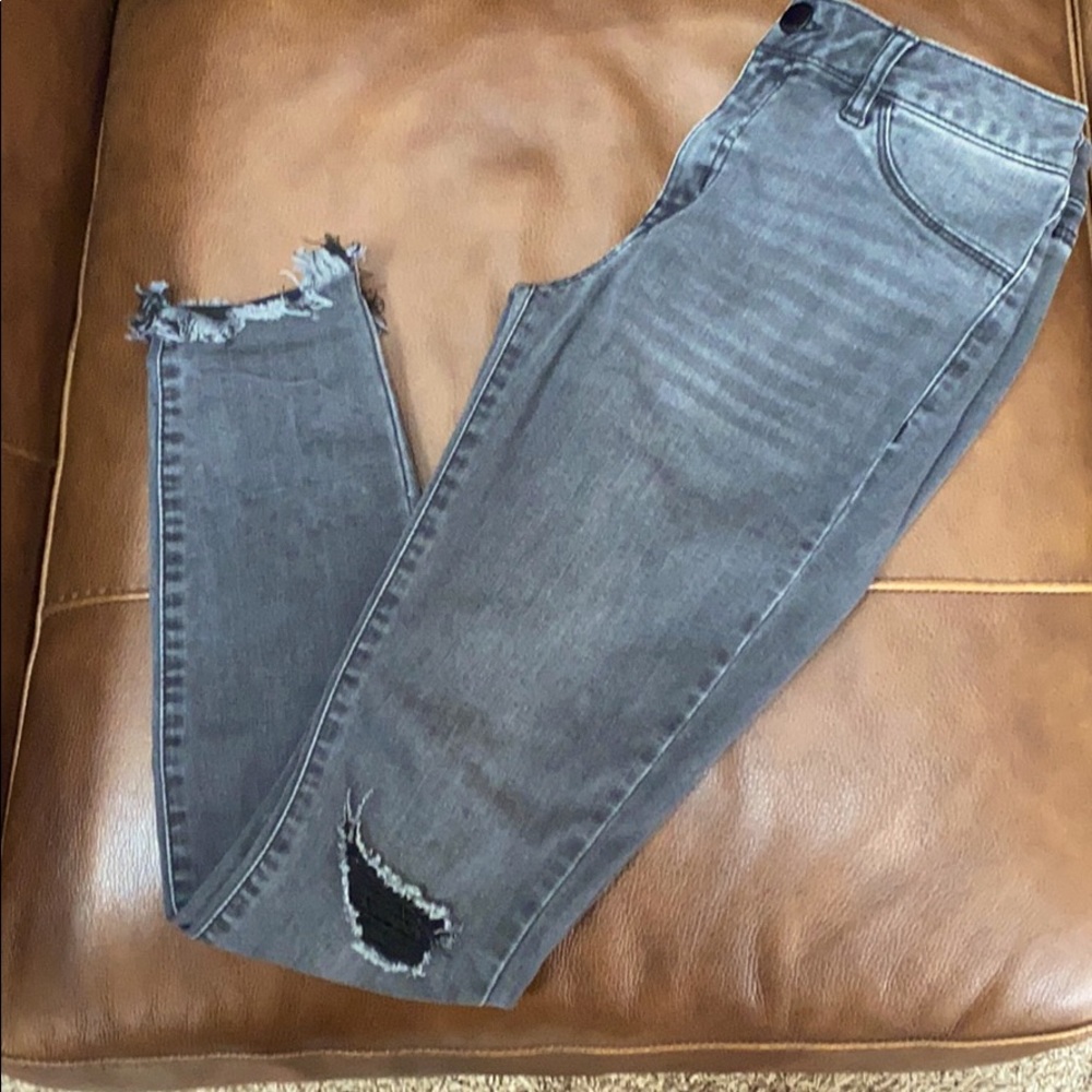 Black distressed ankle Jeans